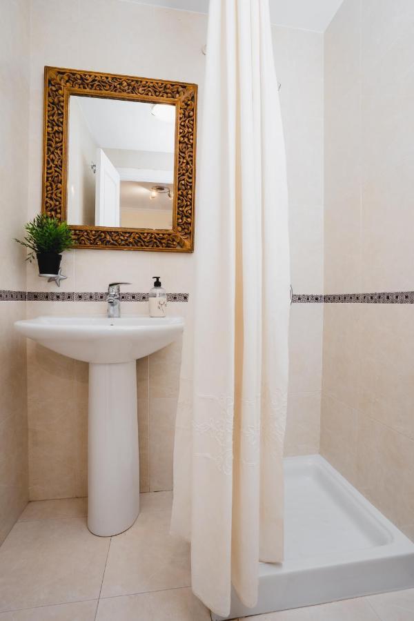 Apartamentos Lorien Milladoiro Dış mekan fotoğraf
